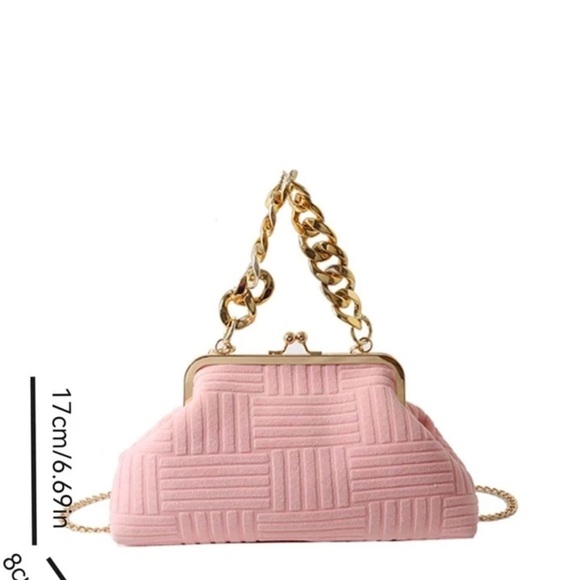 Chic Chain Kiss Lock Bag - Picture 4 of 4